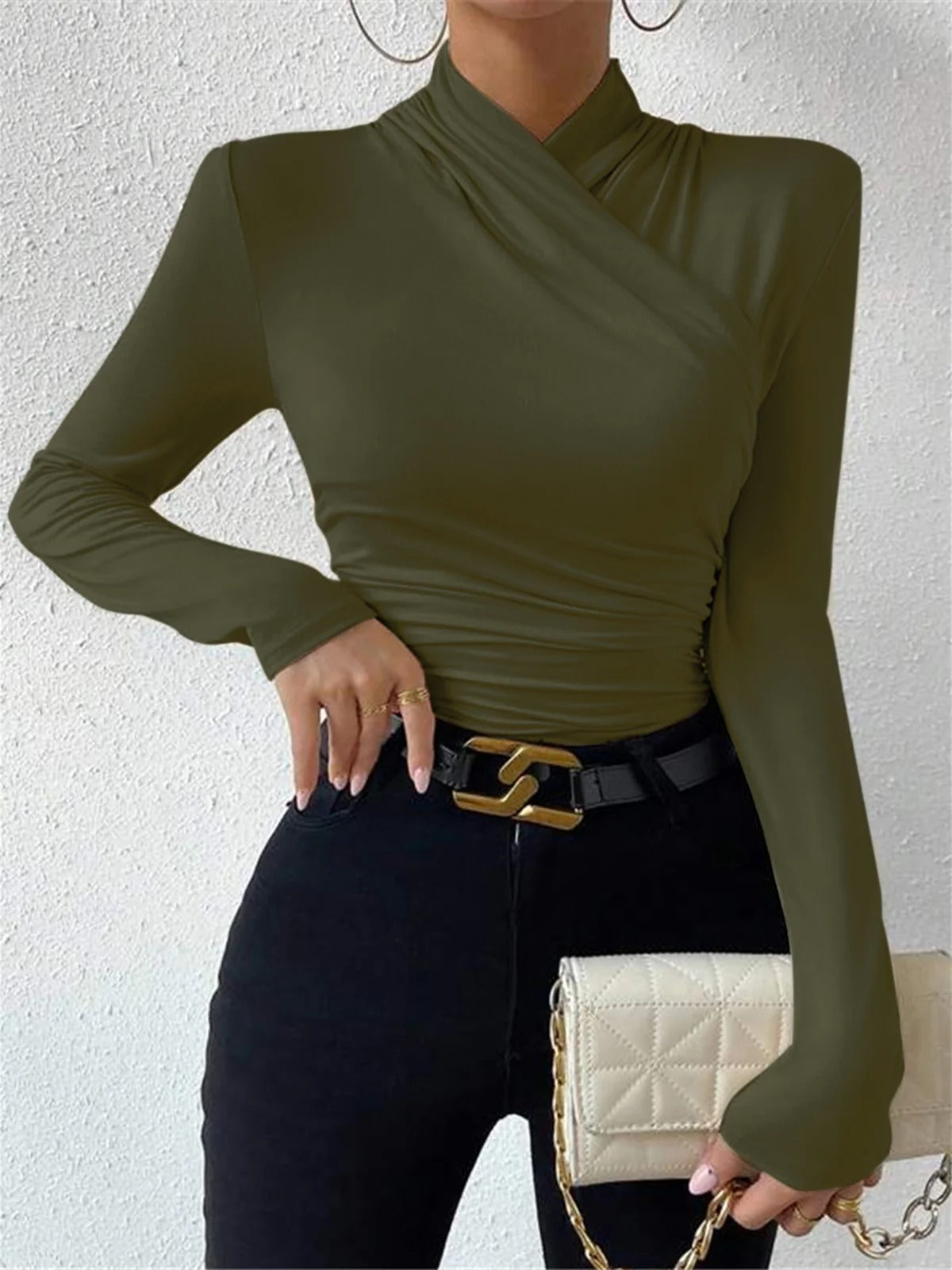 CELESTE | BLUSA PLISADA CON CUELLO CRUZADO