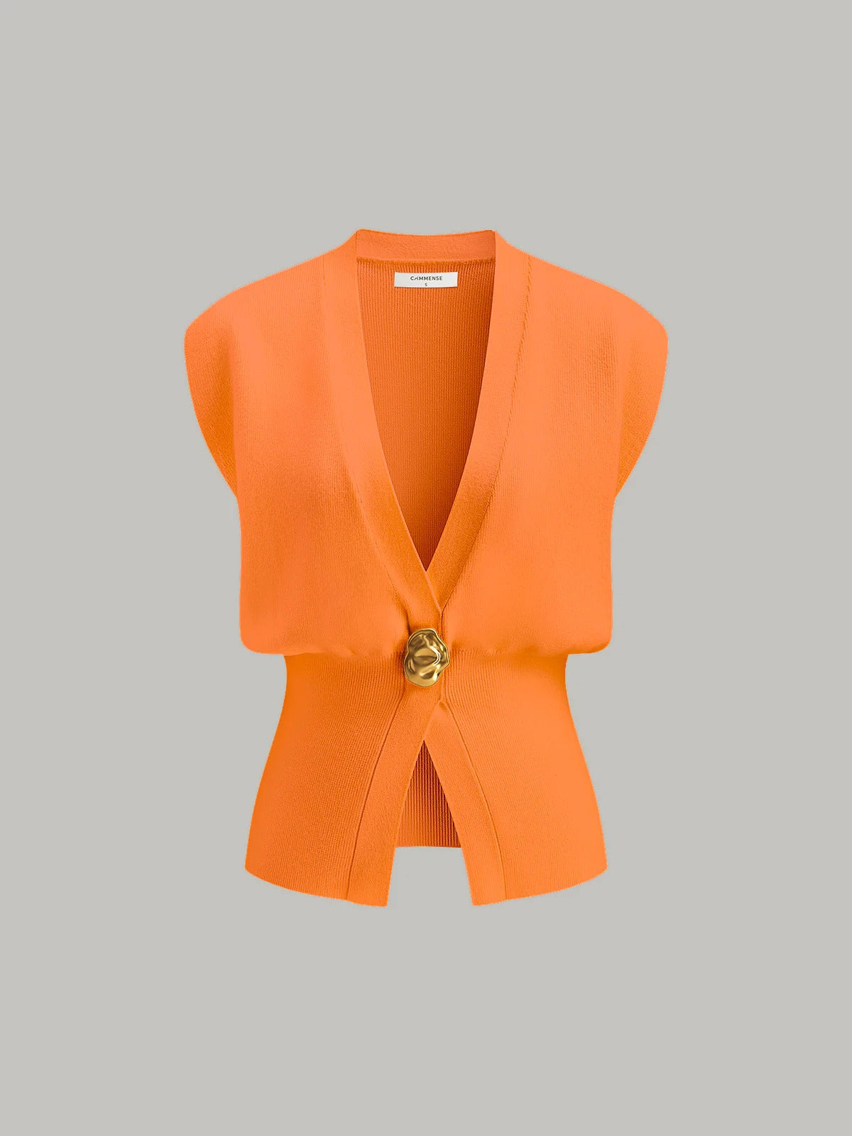 MADAME | CHALECO CON CUELLO EN V Y DETALLE ABOTONADO