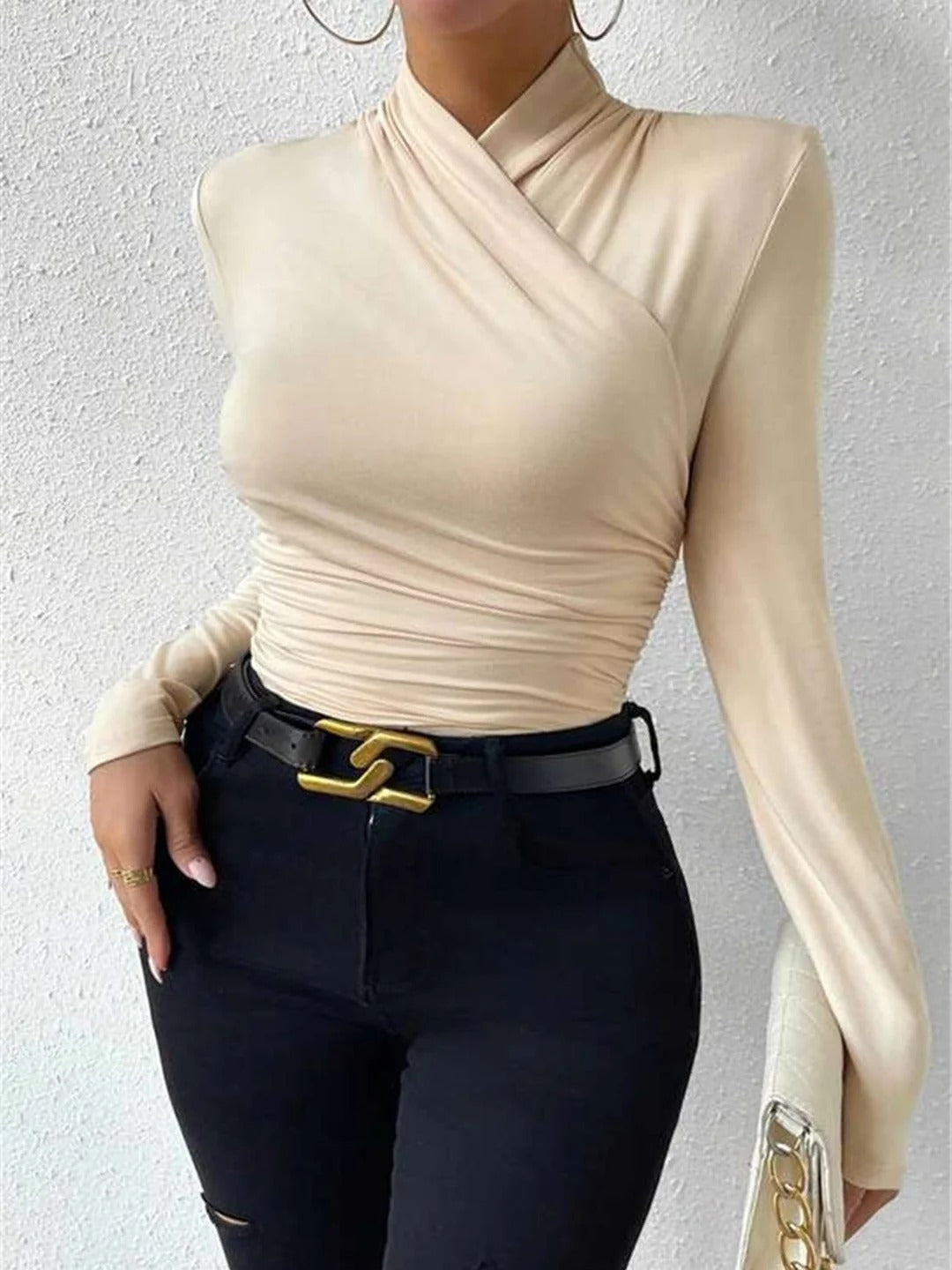 CELESTE | BLUSA PLISADA CON CUELLO CRUZADO